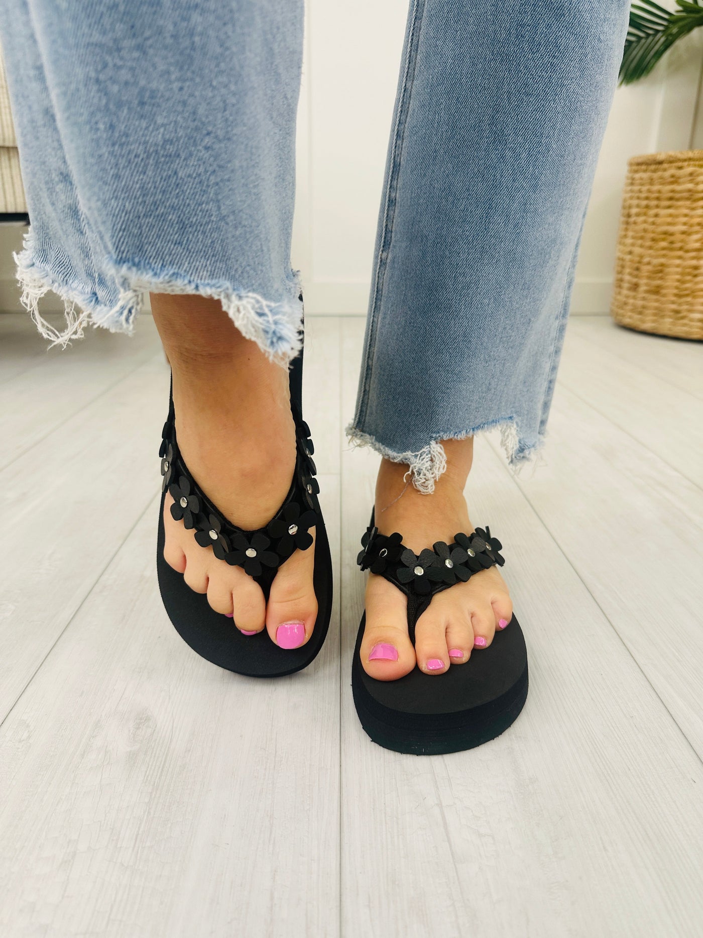 Blooming Comfort Flip Flops in Black
