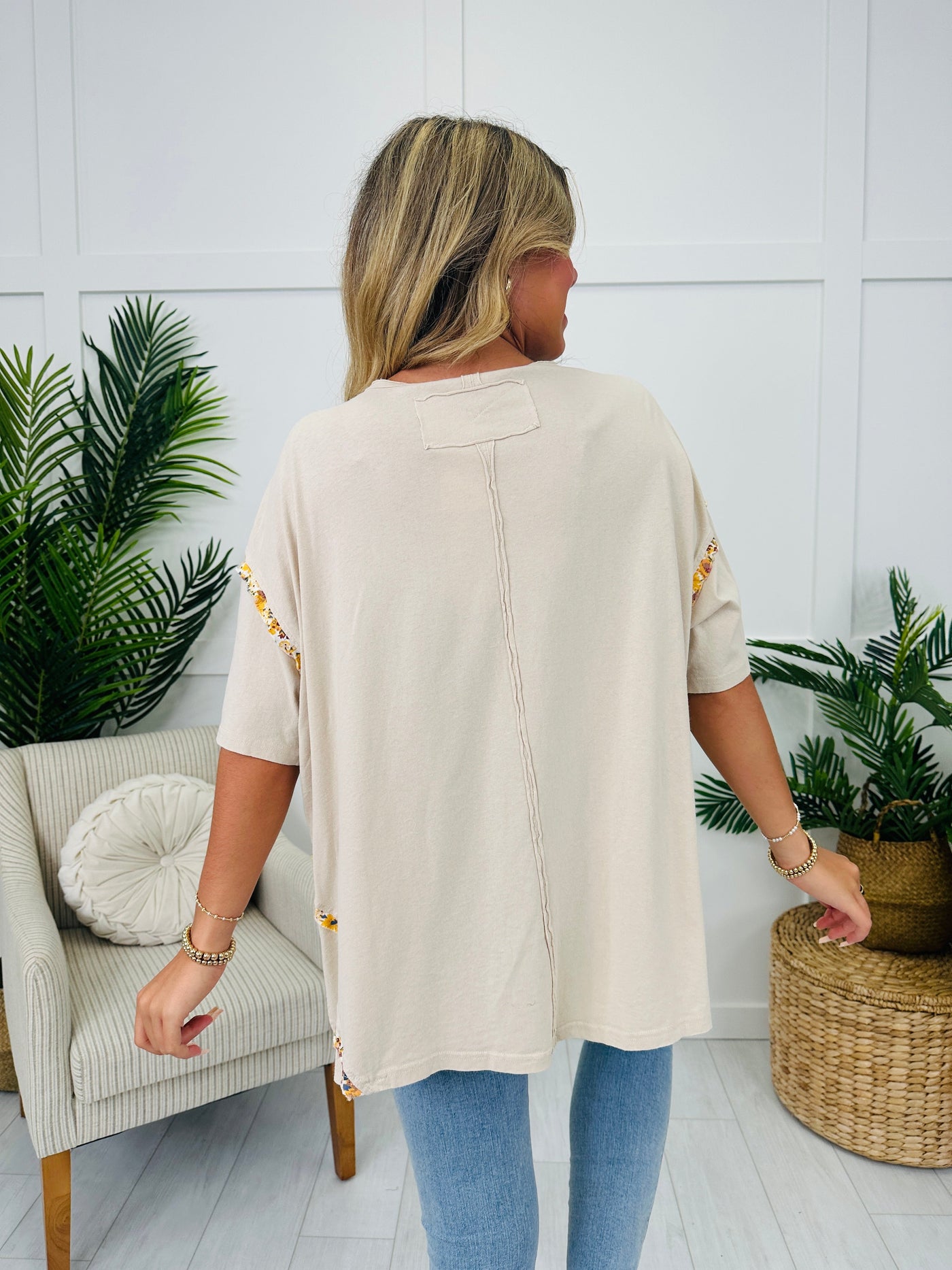 Bouquet Bliss Top In Lt Khaki