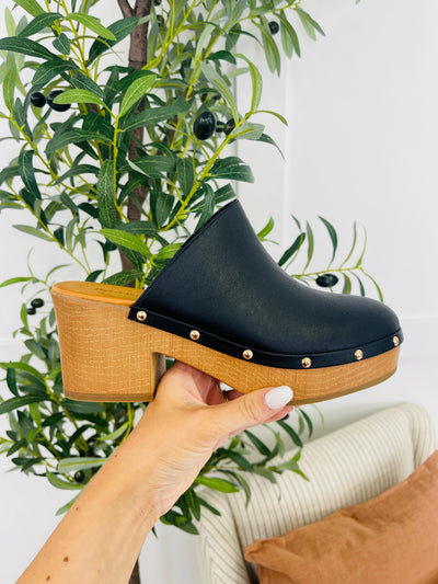 All Set To Strut Clogs in Black
