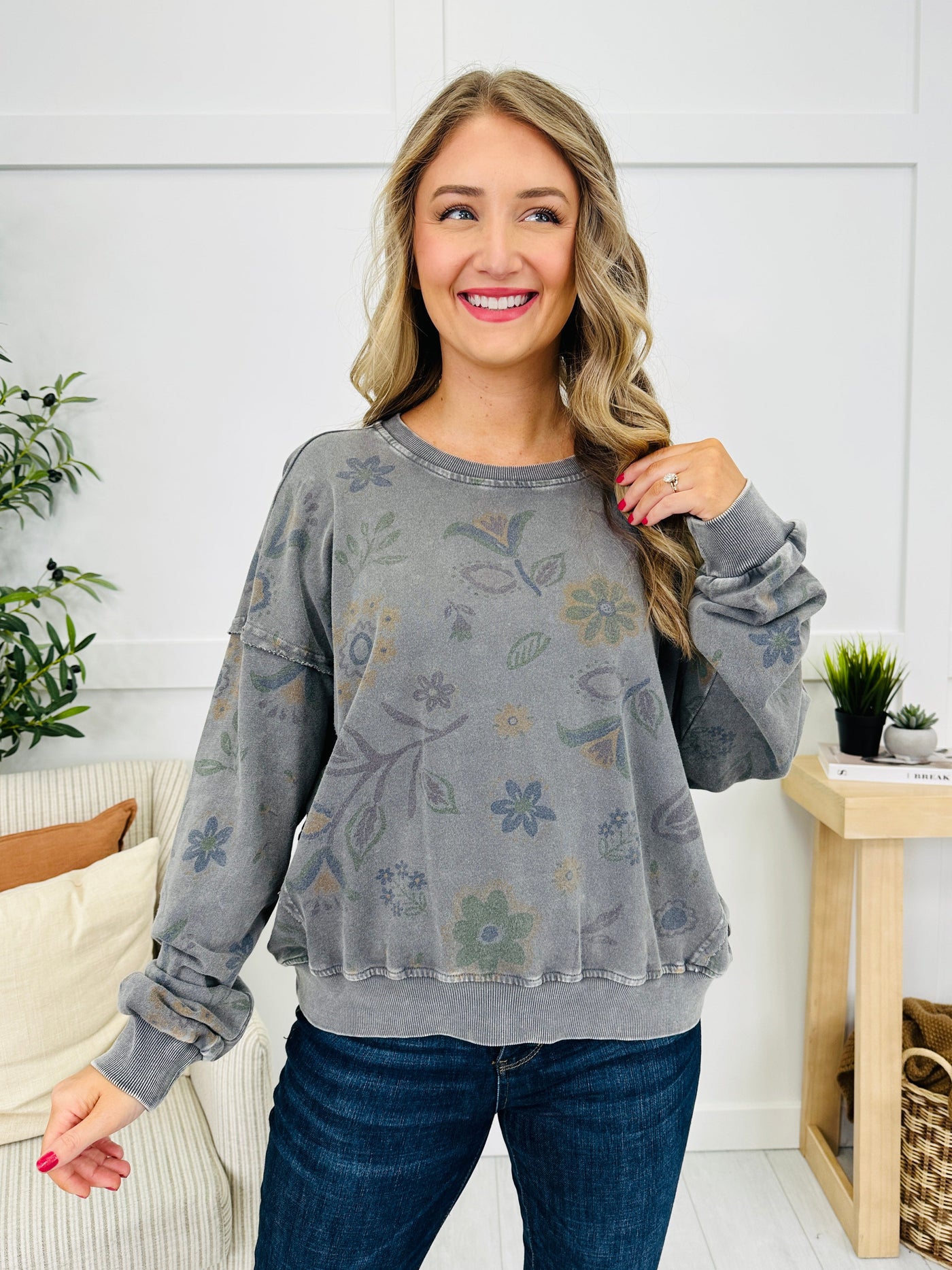 Blooming Layers Pullover in Ash