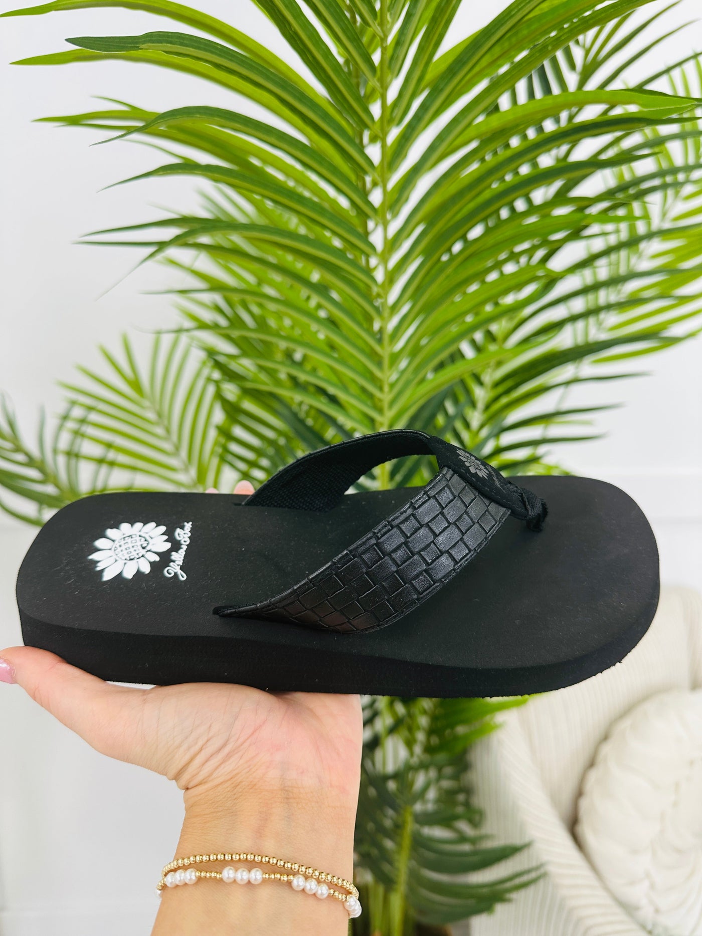 Beachside Bliss Flip Flops in Black