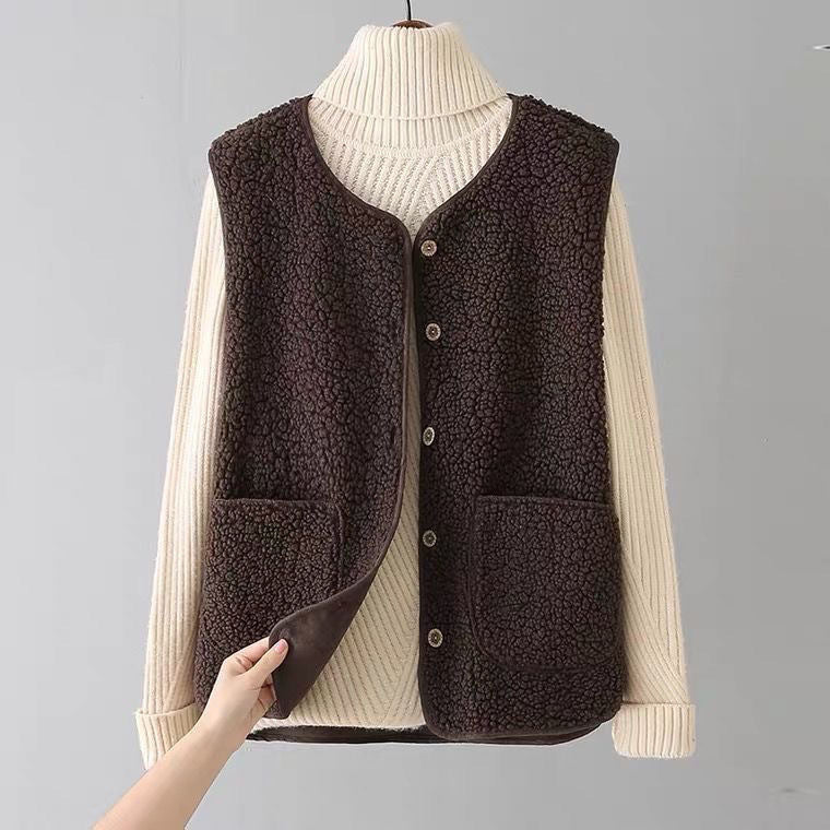 Vyrah – Cozy Vest with Pockets