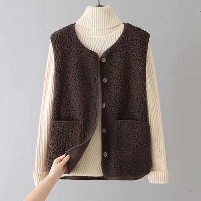 Vyrah – Cozy Vest with Pockets