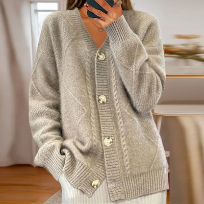 Éloise | Cozy Cable-Knit Cardigan